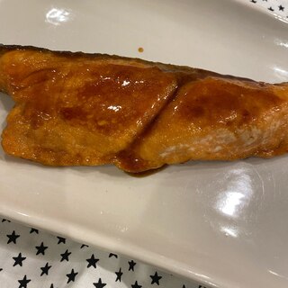 ご飯がモリモリすすむ！鮭の照焼き！